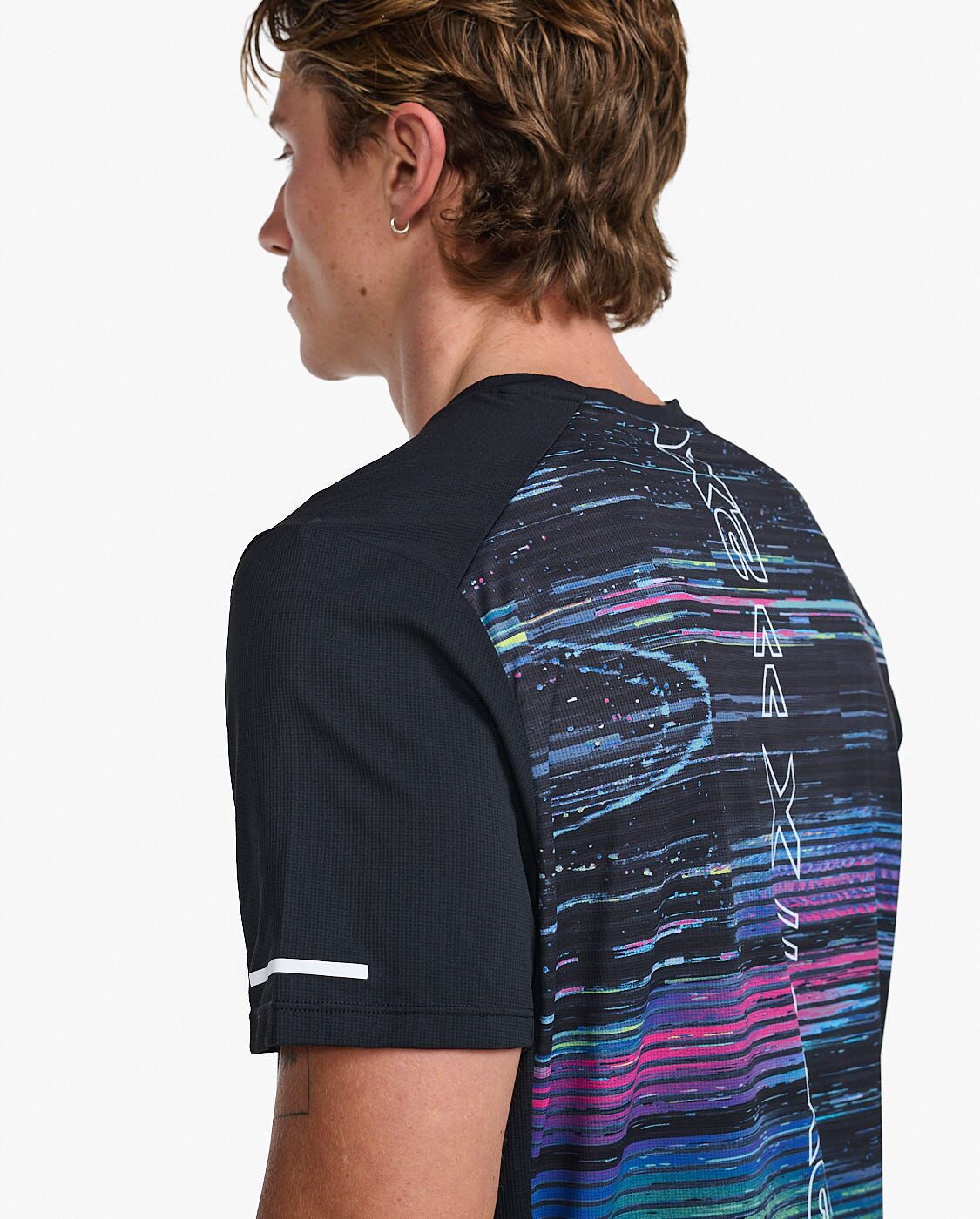 glitch/white reflective