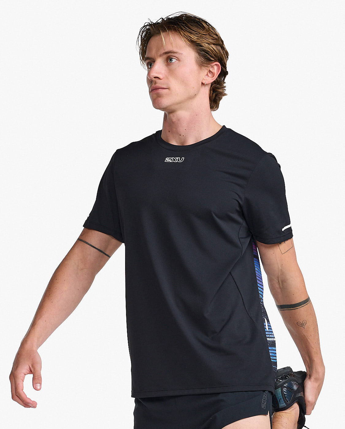 glitch/white reflective