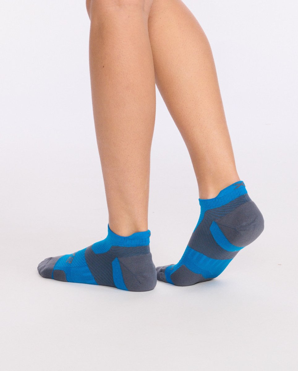 vibrant blue/grey