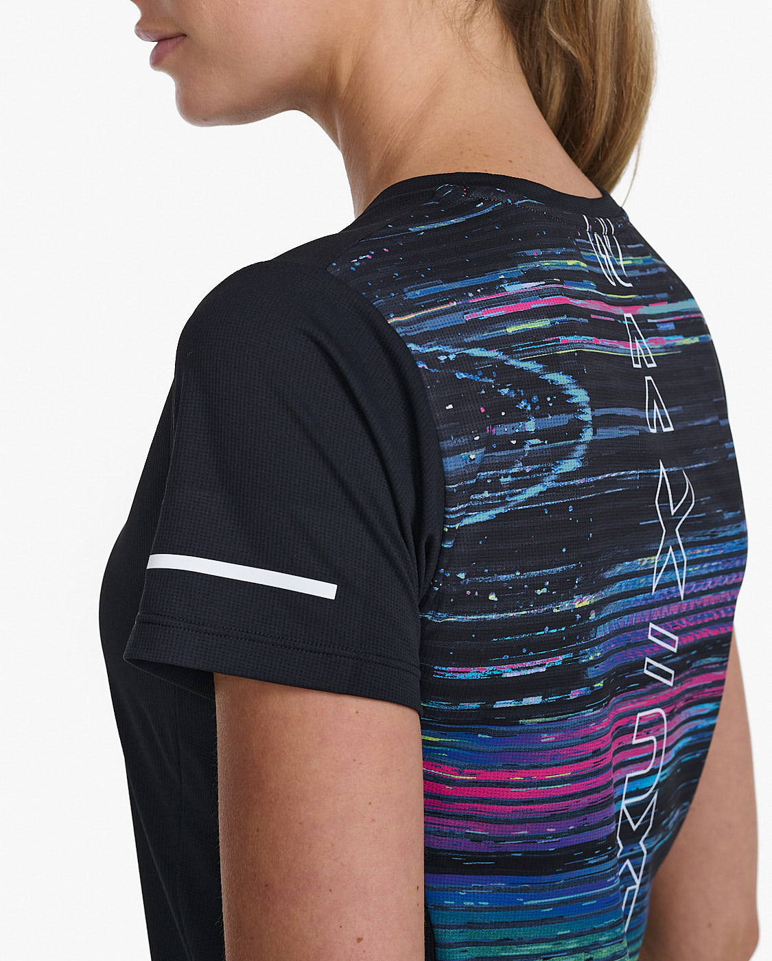 glitch/white reflective