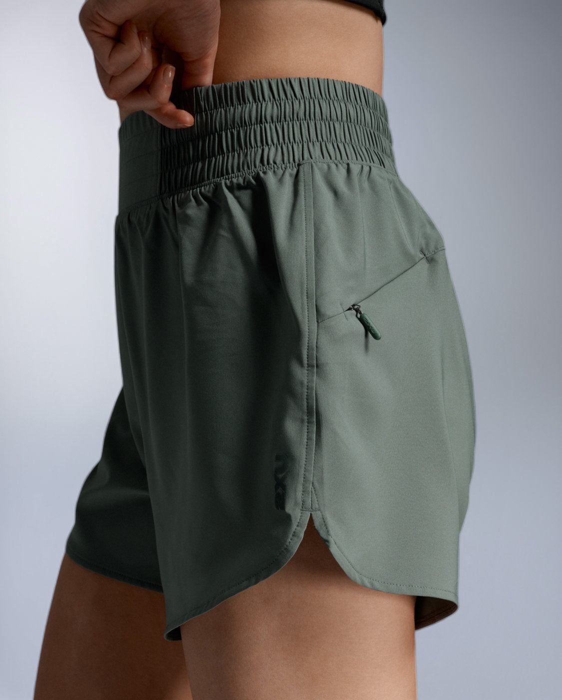 Aero Hi-Rise 4 Inch Shorts Laufhose Damen - olive leaf/olive leaf reflect