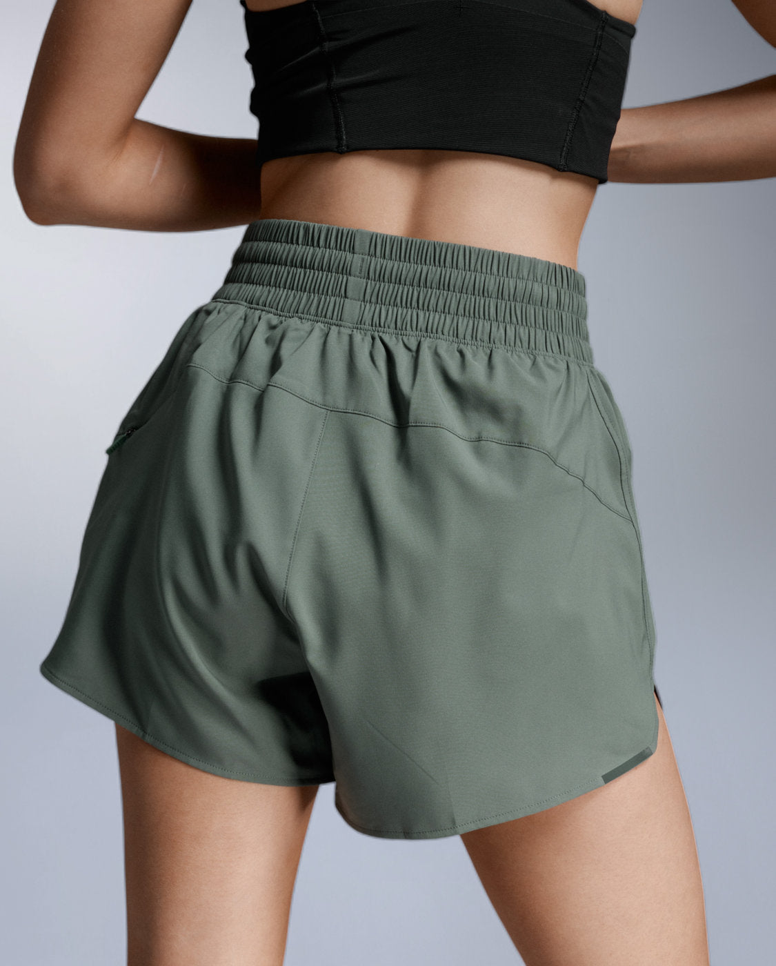 Aero Hi-Rise 4 Inch Shorts Laufhose Damen - olive leaf/olive leaf reflect